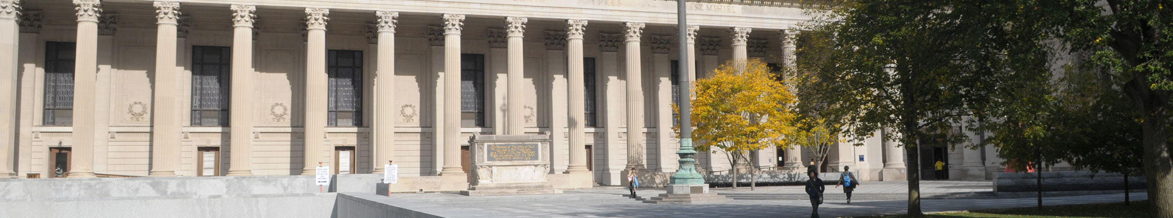Woolsey Hall as it opens into Hewitt Quadrangle